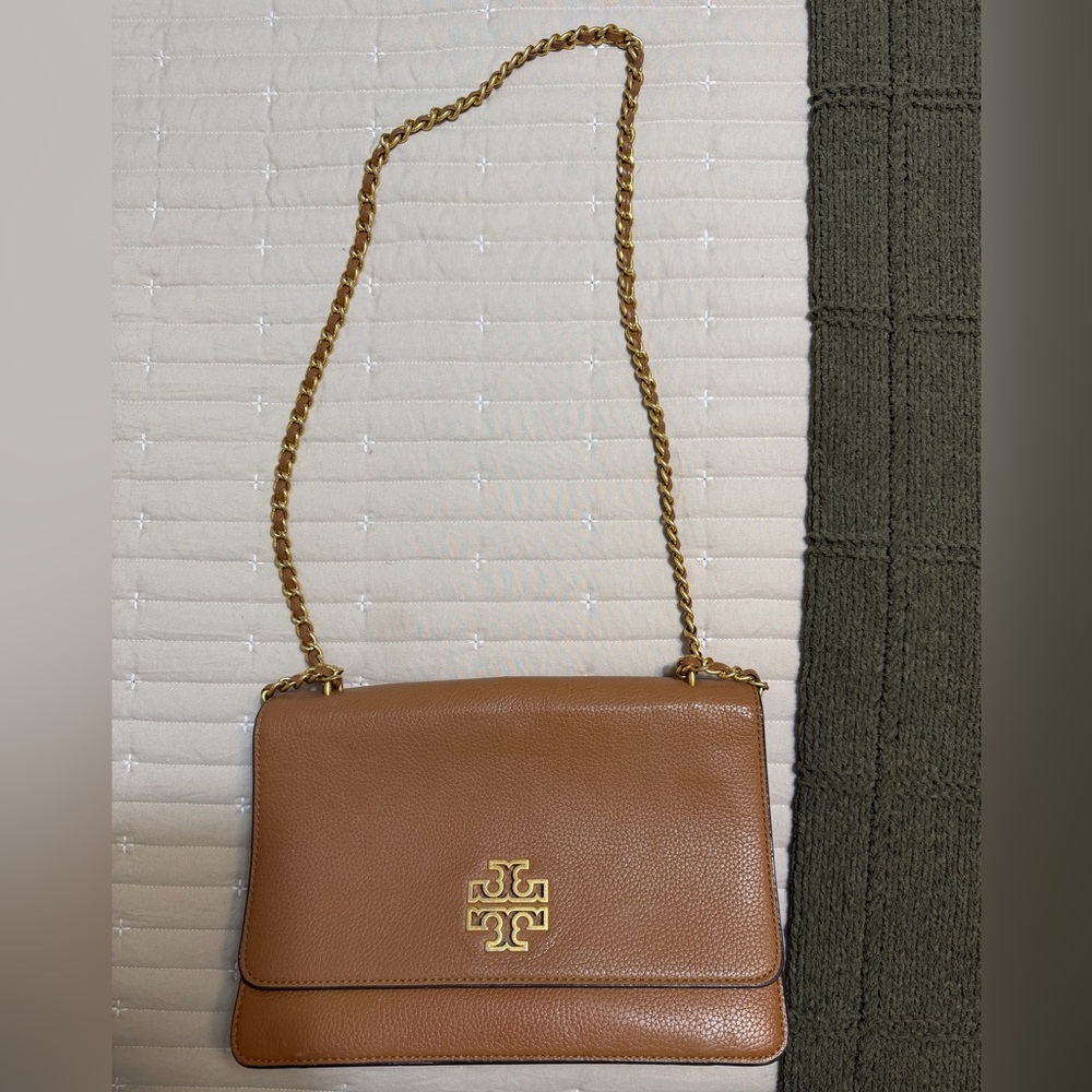Tory Burch Tan Pebbled Leather Shoulder Bag with Gold Chain